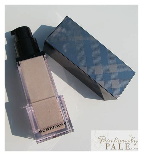 Burberry Fresh Glow Luminous Fluid Base, Swatch & Review